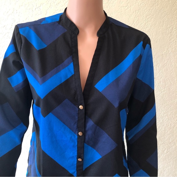 New York & Company Women’s Blue/Black Blouse Size M V-Neck Long Sleeves Shirt - Picture 15 of 16